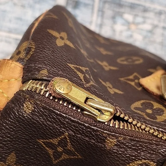 Louis Vuitton Brown Monogram Bag - Picture 5 of 10